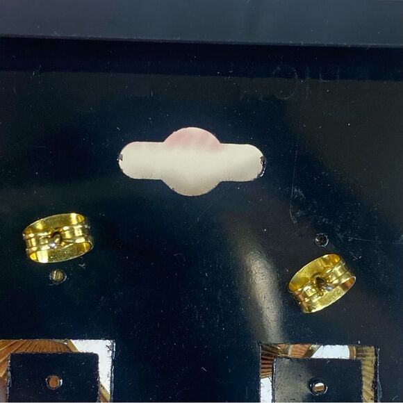 Avon Vintage 1986 Fan Twist Earrings Gold Tone Geometric S Shape Post Back - Picture 4 of 5